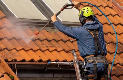 Démoussage et hydrofuge de toiture à Teurthéville-Bocage